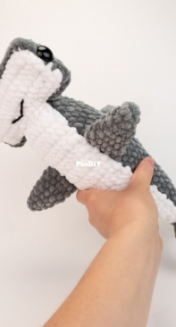 Hobbii Design - Affordable Cuteness - Theresas Crochet Shop - Theresa Grey / Kicher - Hector the Hammerhead Shark