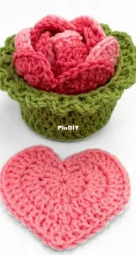 Hygge Crochet Co. - Elyse Eades - Rose Flower Coaster Set
