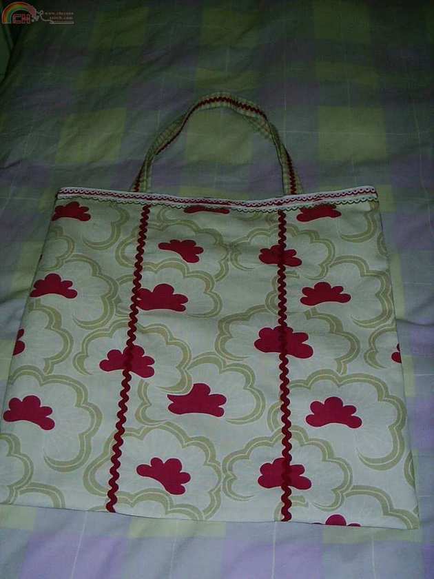 bolsa nubes rojas.JPG