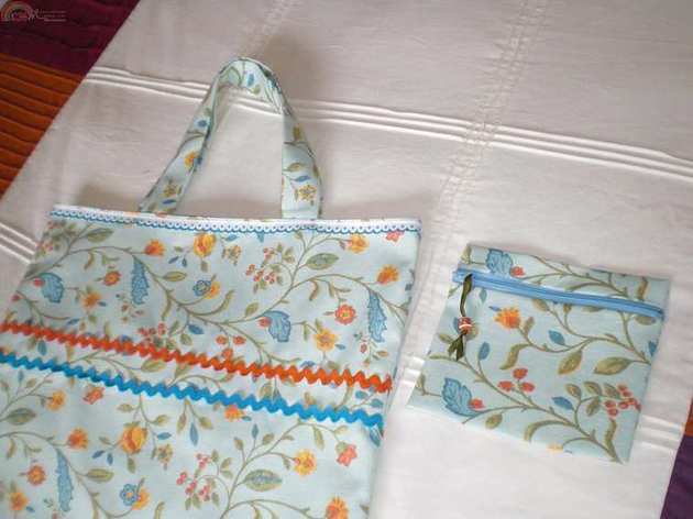 bolsa y bolsita celeste (1).JPG