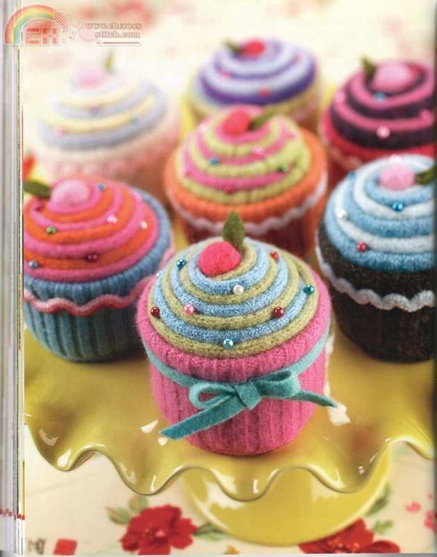 CUPCAKES FELT CAKES.jpg
