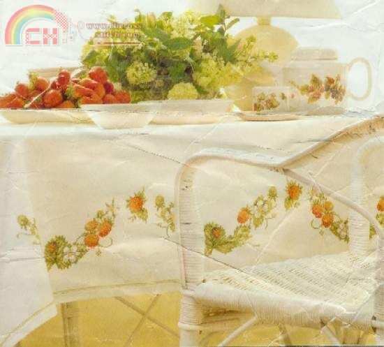 lanarte 90038 strawberry  table cloth.jpg