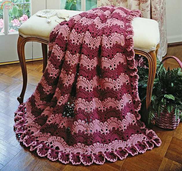 Lacy-Scallops-Afghan.jpg