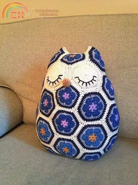 maggietheowlpillow.jpg