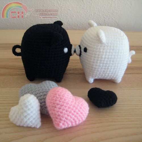 Monokuro-Boo-piggies.jpg