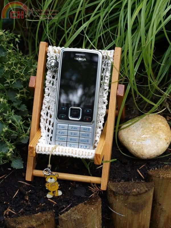 crochet phone holder (1).jpg