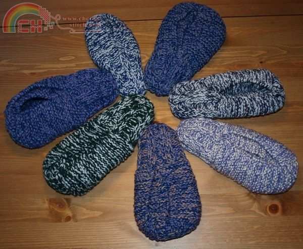 knitted slippers and holder (3).jpg