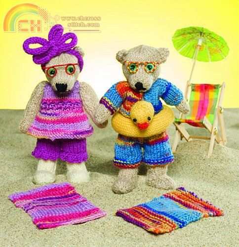 kt05_bearsatbeach_medium.jpg