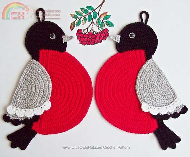 crochet bullfinch potholder (LOH)