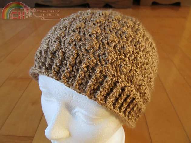bonnet_caramel_avec_petites_boules_crochet_medium2.JPG