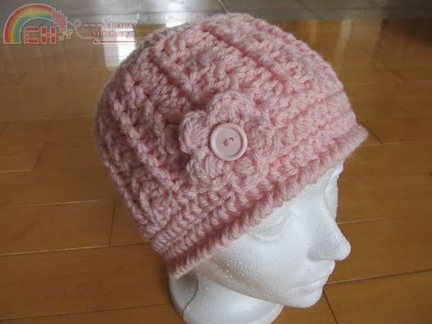 bonnet_rose_pale_avec_fleur_et_bouton_crochet_medium2.JPG