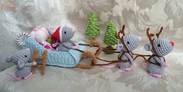 Uljana Semikrasa - Christmas Mice.jpg