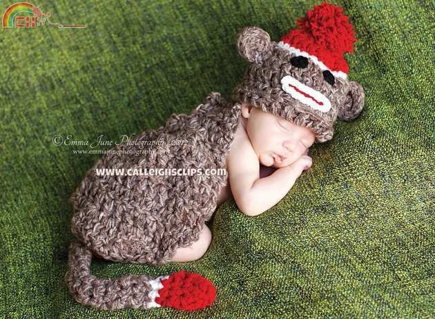 full_414_23114_SockMonkeyCuddleCritterCapeSet_1.jpg