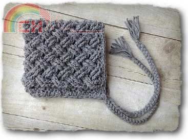 Diagonal_Weave_Pixie_Bonnet
