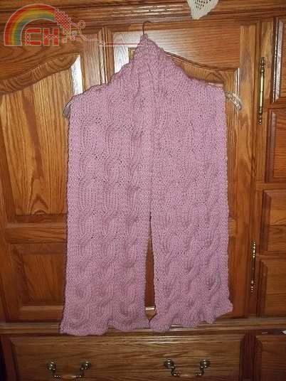 pink cable scarf.jpg