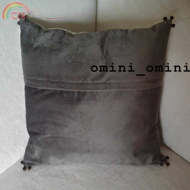 classic_cushion_3.jpg