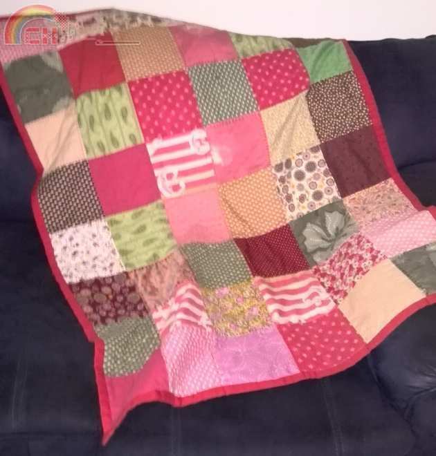 Mi mantica de sofa.jpg