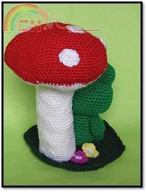 Frog in his mushroom ....jpg
