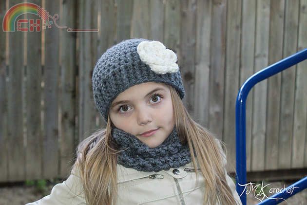 Bulky Flower Hat 01.jpg