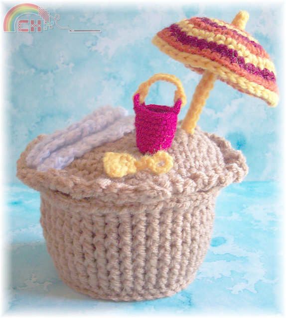  KTBdesigns - Sally Byrne - Beach Surprise Cupcake