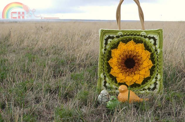 The Enchanted Garden Tote- Courtney Laube- Spin A Yarn 32