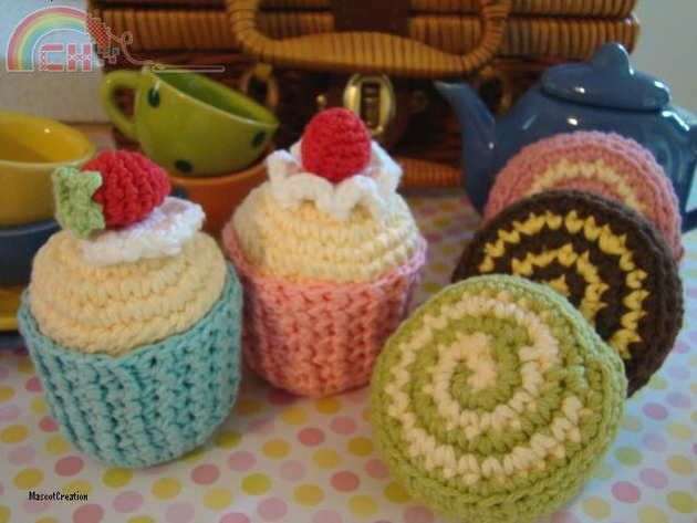 Cupcake & Rollcake.jpg