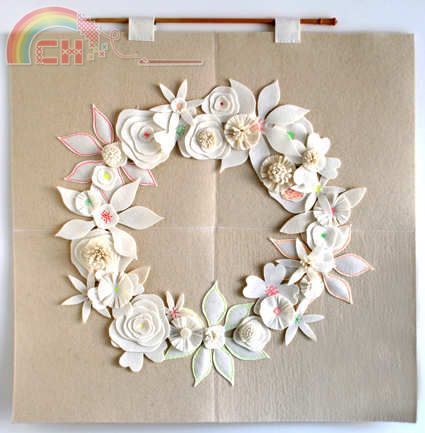 felt-flower-wreath-1a-4251.jpg