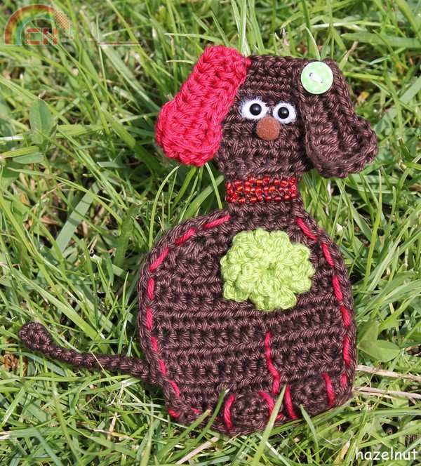 Hazelnut - Applique dog - German - Free.jpg