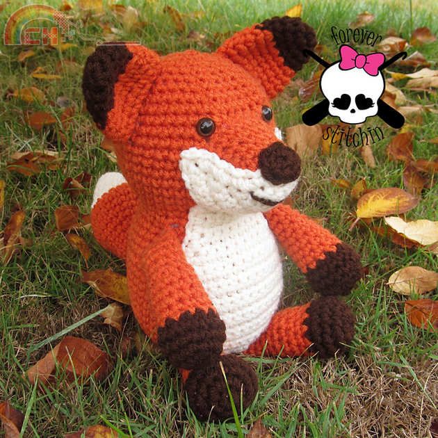 Forever Stitchin - Jodi - Emily the Fox 