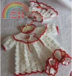adorable-robe-bonnet-et-chaussons-rev.jpg