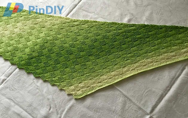 Minty Bricks Shawl2 - copia.jpg