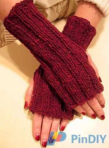 Fingerless_Mitts_red_medium.jpg