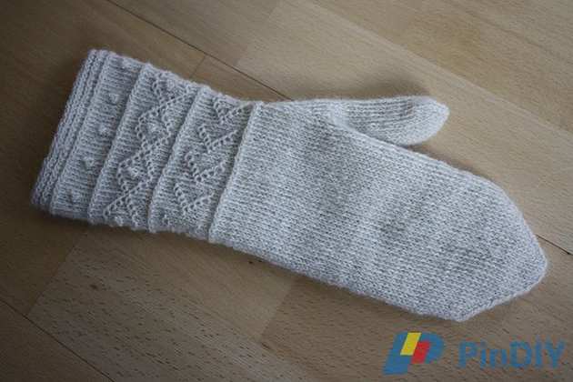TwinedMittens2.jpg..jpg