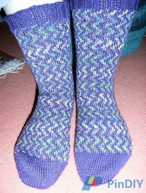 zigzag_socks4_medium2.jpg