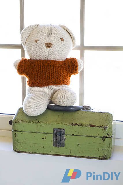 bobbi_bear_sweater_medium2.jpg