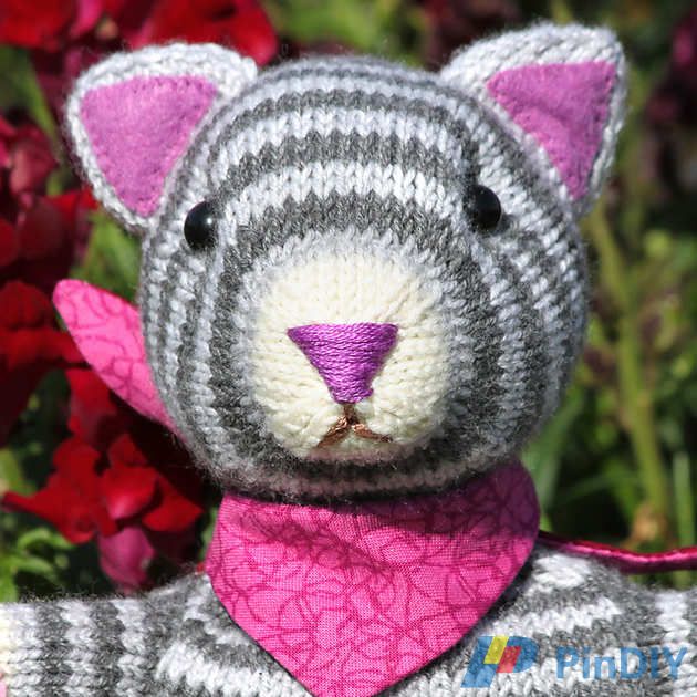 knitting_pattern_cat_medium2.JPG