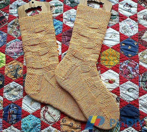 patchwork_weasley_socks_by_grandma07_medium.JPG