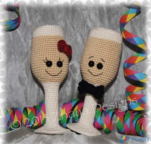 Zhaya Designs - Mr and Mrs Champus - translated to Dutch - free.jpg