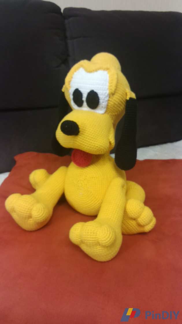 Pluto Giant 3