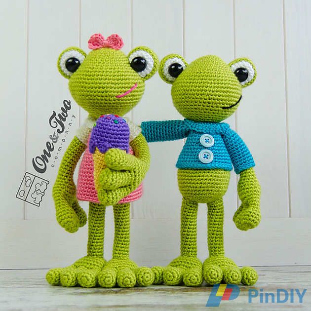 Kelly the Frog Amigurumi.jpg