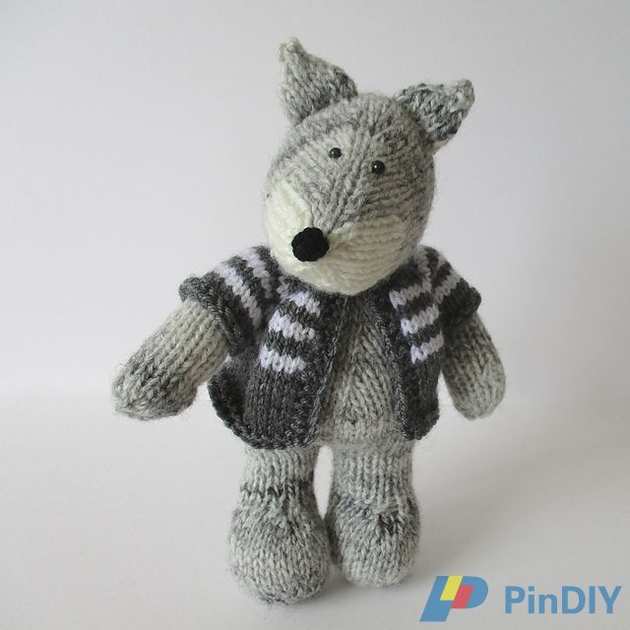 Gray_Wolf_IMG_2428_medium2.jpg