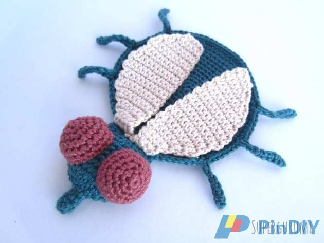 Amigurumi-Fly-Coaster-Crochet-Pattern.jpg