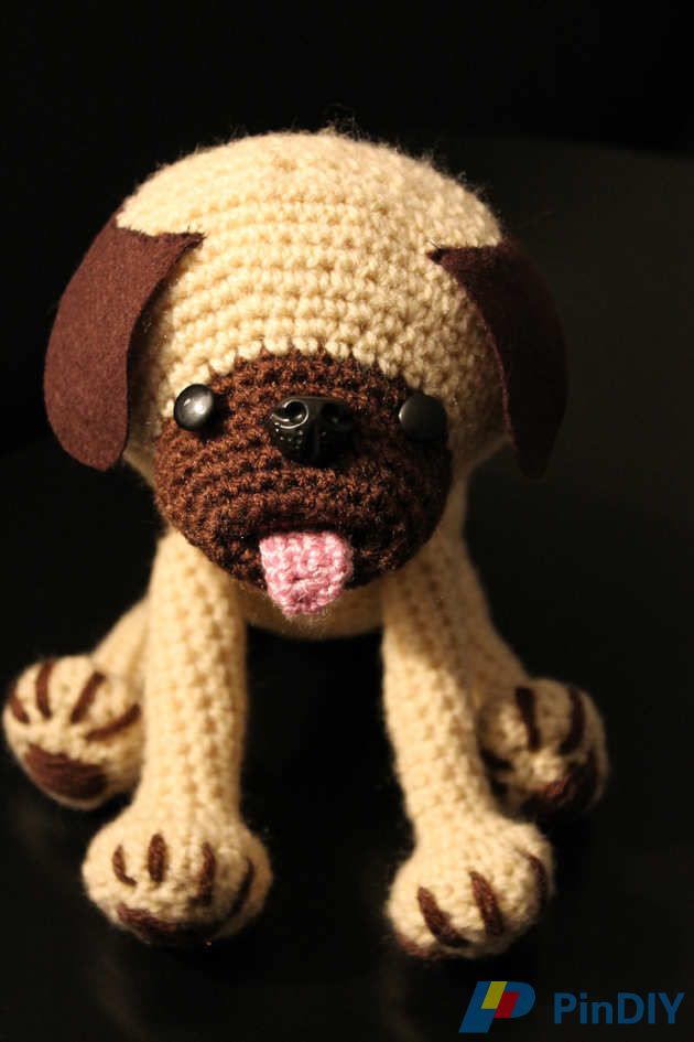 Crafting Alice - Andrea Schuster - Pug.jpg