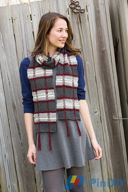 Adelaide_scarf_2_medium2.jpg