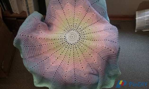 Sunburst blanket 3.jpg