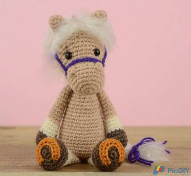 MINI horse Piem2.jpg