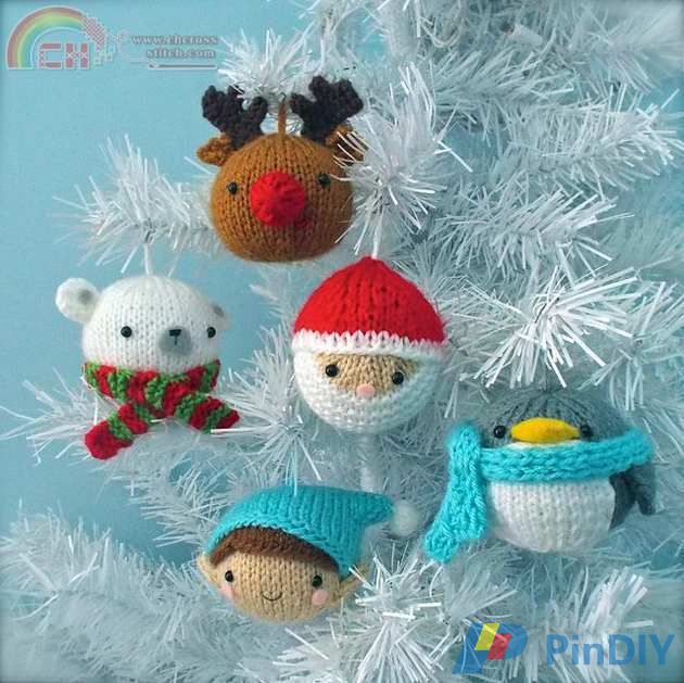 Amy Gaines - Christmas balls ornament set
