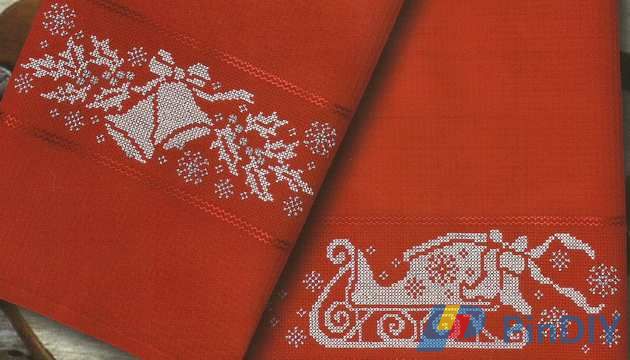 Christmas Silhouette Towels.jpg