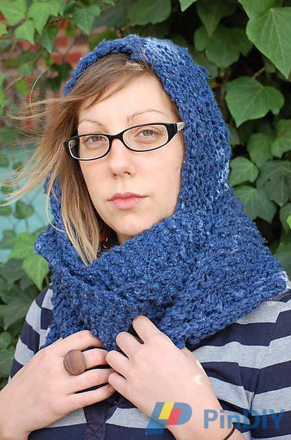 cashmere_hooded_scarf_medium2.jpg