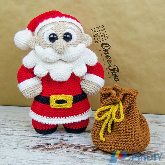 claus_the_little_santa_amigurumi_crochet_pattern_01_medium2.jpg